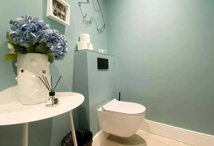اقامتگاه Modern Central 3 Brs House With 3 Bths 2 Hottube