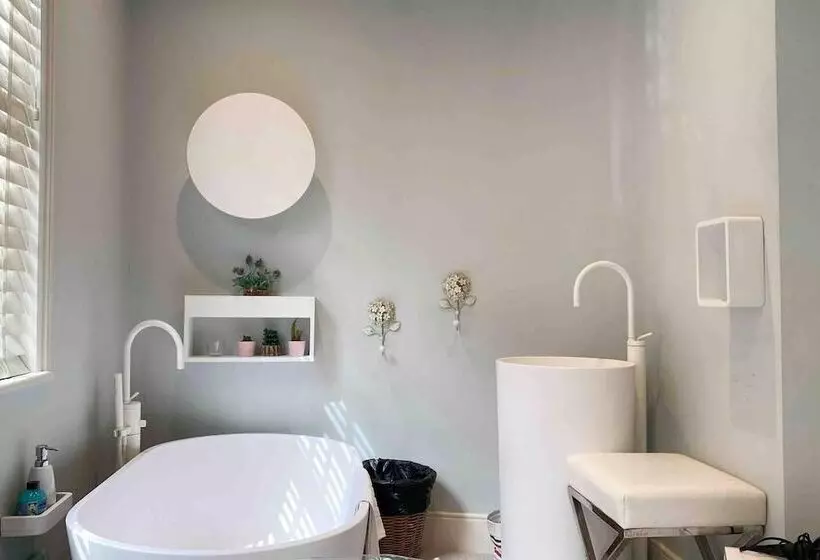 اقامتگاه Modern Central 3 Brs House With 3 Bths 2 Hottube