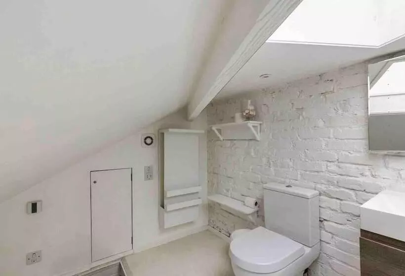 اقامتگاه Modern Central 3 Brs House With 3 Bths 2 Hottube