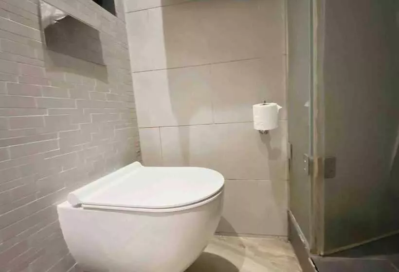 اقامتگاه Modern Central 3 Brs House With 3 Bths 2 Hottube
