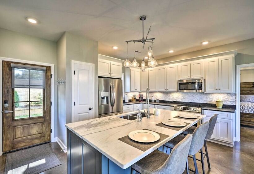 Scenic Sanctuary In Lookout Mountain W/ Views!