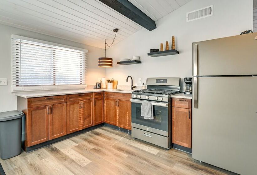 Secluded Cabin ~ 15 Mi To Castle Rock Lake!