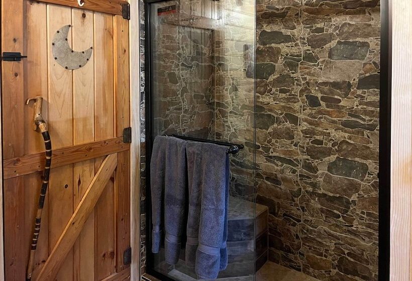 Serenity On The Creek Cabin + Hot Tub & Grill