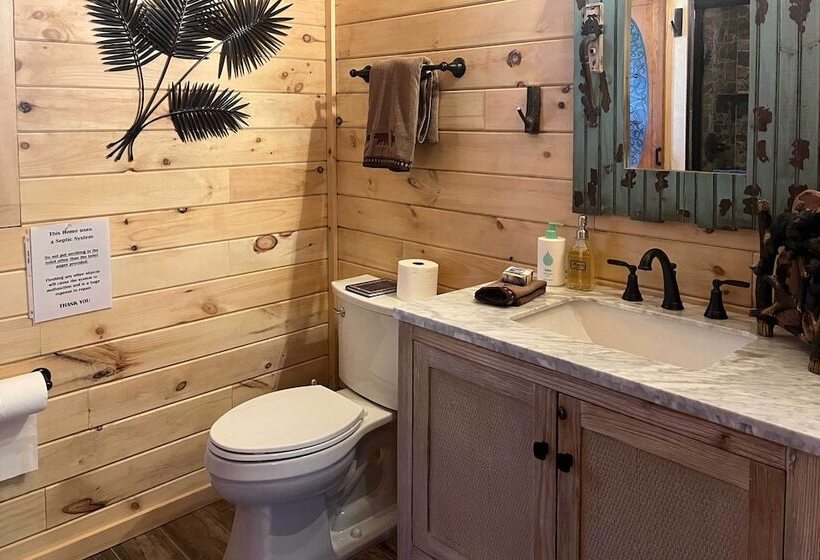 Serenity On The Creek Cabin + Hot Tub & Grill