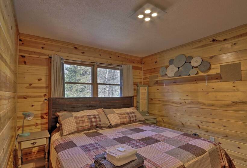 Serenity On The Creek Cabin + Hot Tub & Grill