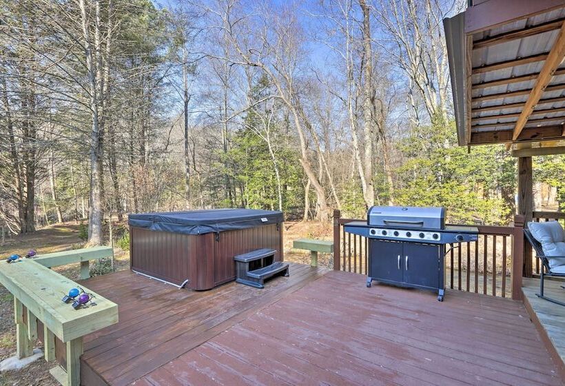Serenity On The Creek Cabin + Hot Tub & Grill