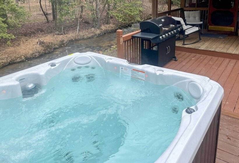 Serenity On The Creek Cabin + Hot Tub & Grill