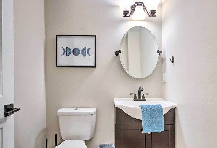 Sleek + Sunny Decatur Home Near Dtwn Atlanta!