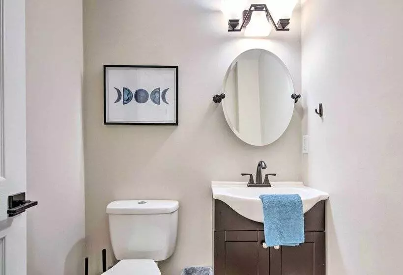 Sleek + Sunny Decatur Home Near Dtwn Atlanta!