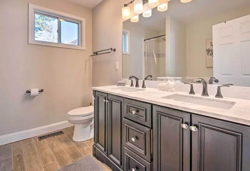 Sleek + Sunny Decatur Home Near Dtwn Atlanta!