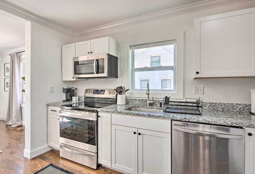 Sleek + Sunny Decatur Home Near Dtwn Atlanta!