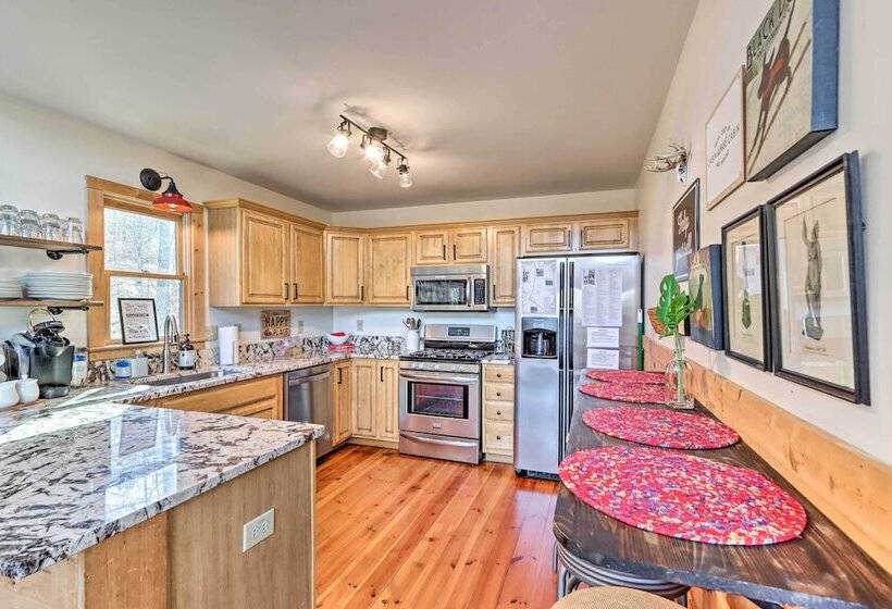 Spacious Ellijay Resort Home W/ Hot Tub!