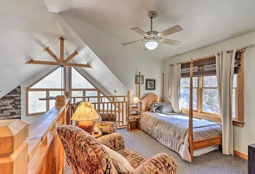 Spacious Ellijay Resort Home W/ Hot Tub!