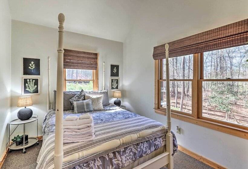 Spacious Ellijay Resort Home W/ Hot Tub!