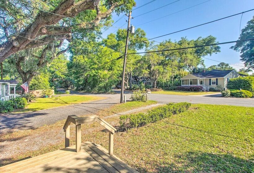 St Simons Cottage W/ Grill ~ 2 Mi To Beach!