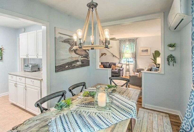 St Simons Cottage W/ Grill ~ 2 Mi To Beach!