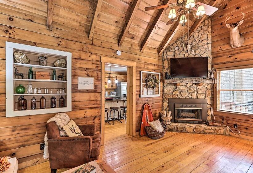 Stunning Ellijay Cabin W/ Community Amenities