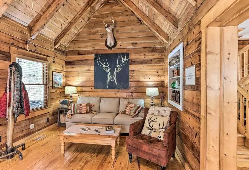 Stunning Ellijay Cabin W/ Community Amenities