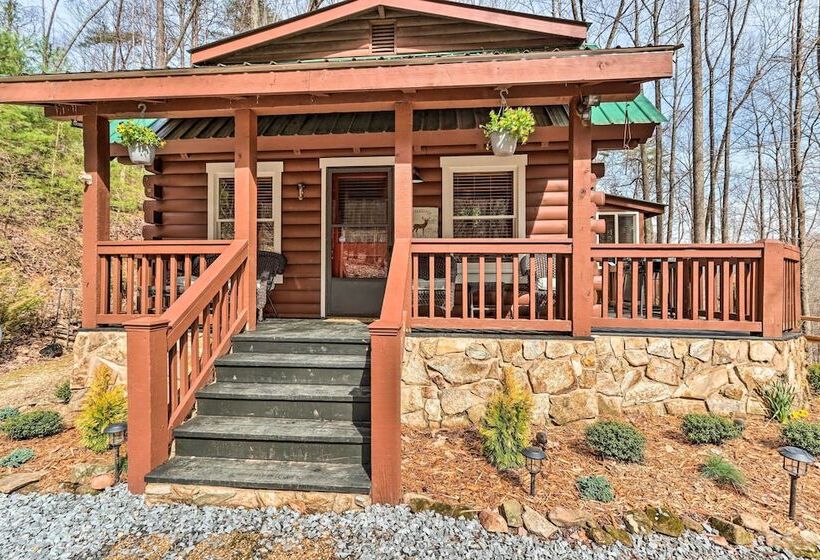 Stunning Ellijay Cabin W/ Community Amenities