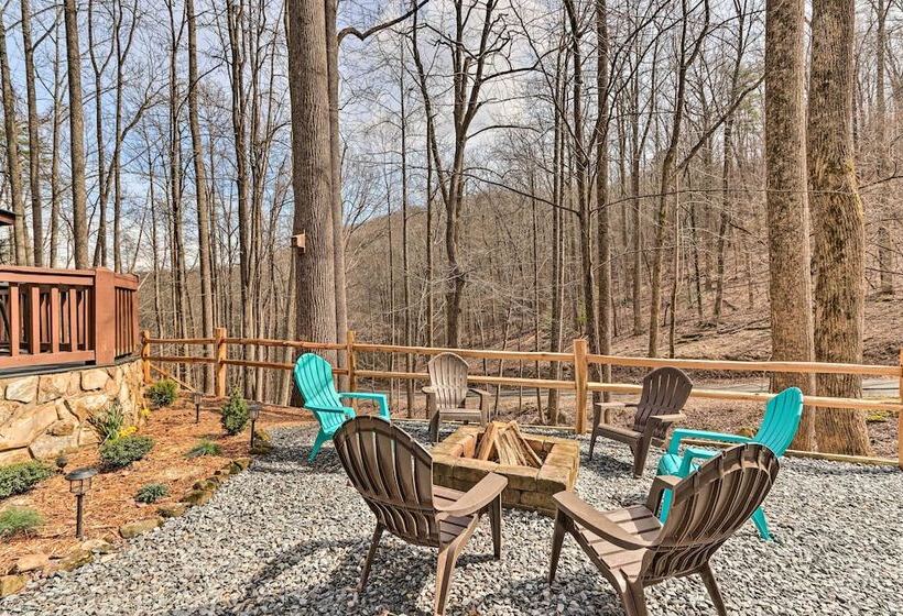 Stunning Ellijay Cabin W/ Community Amenities