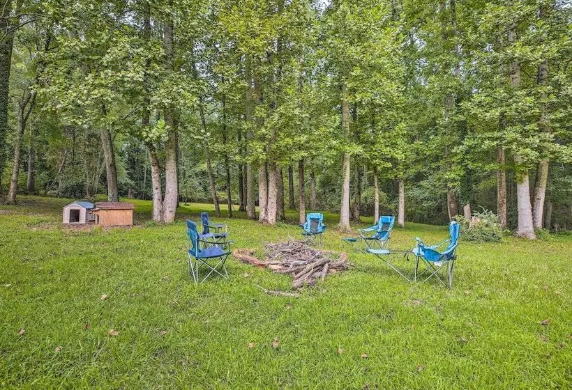 Quiet Home W/ Fire Pit   1 Mi To Downtown Acworth!