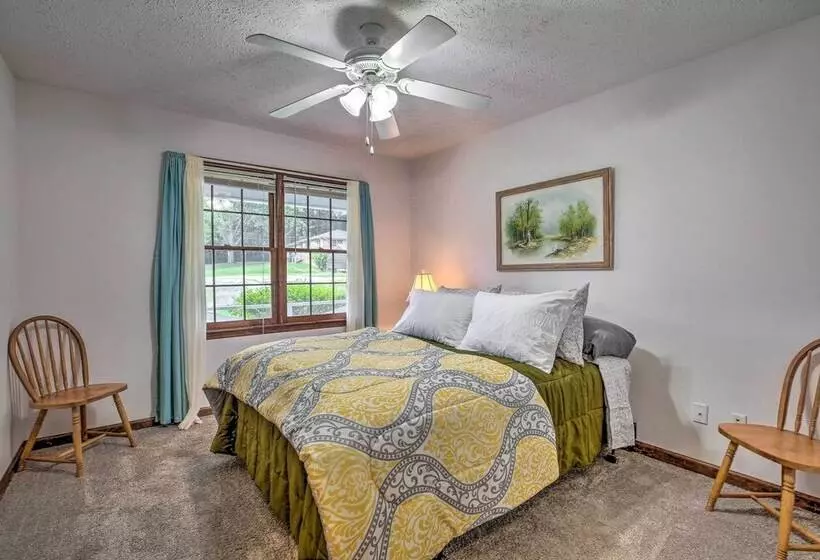 Quiet Home W/ Fire Pit   1 Mi To Downtown Acworth!