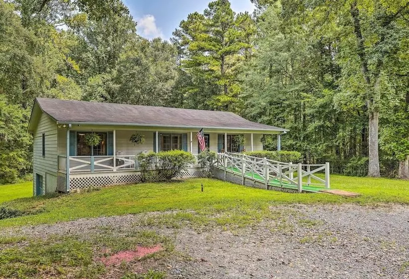 Quiet Home W/ Fire Pit   1 Mi To Downtown Acworth!