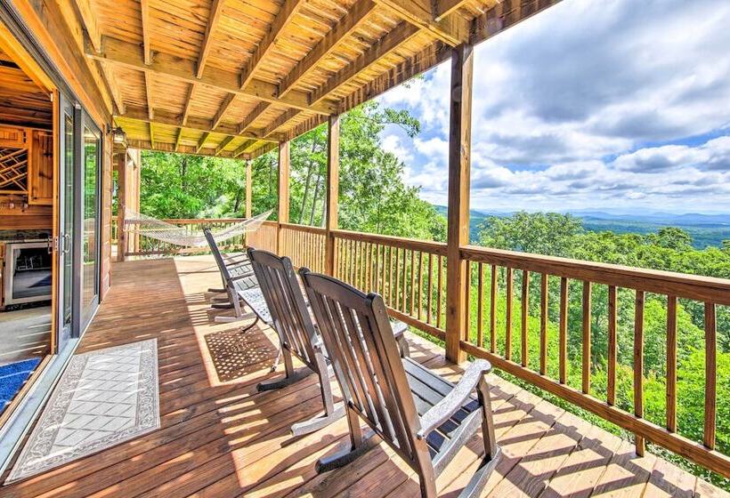 Unique Mineral Bluff Home With Mountain Views!