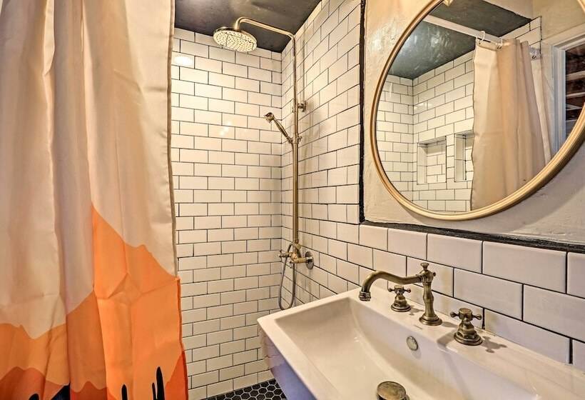 Vibrant Tucson Home: Pool, Hot Tub & Fire Pit