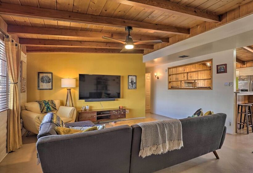 Vibrant Tucson Home: Pool, Hot Tub & Fire Pit