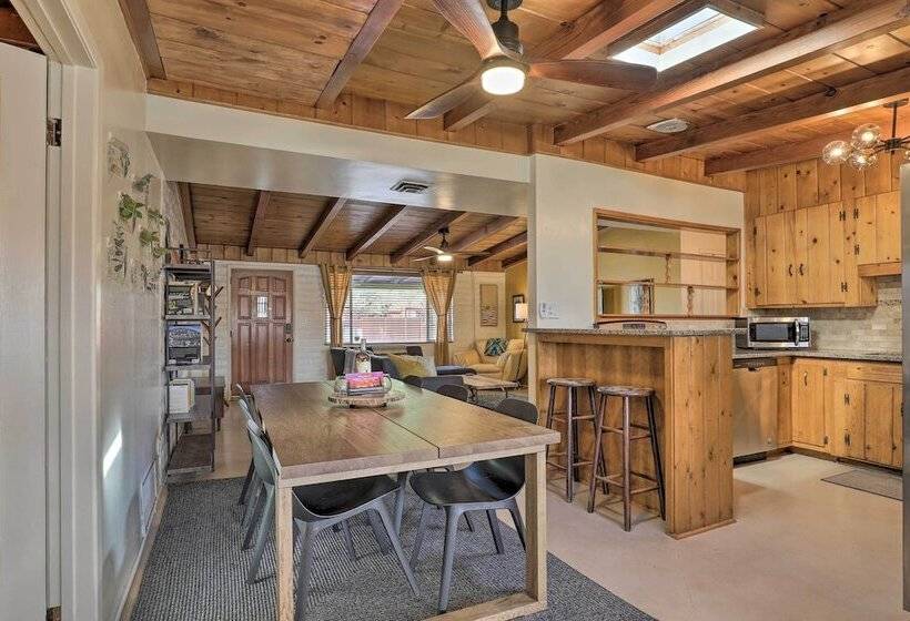 Vibrant Tucson Home: Pool, Hot Tub & Fire Pit