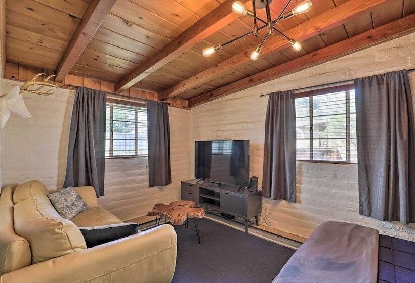 Vibrant Tucson Home: Pool, Hot Tub & Fire Pit