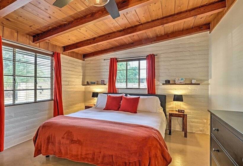 Vibrant Tucson Home: Pool, Hot Tub & Fire Pit