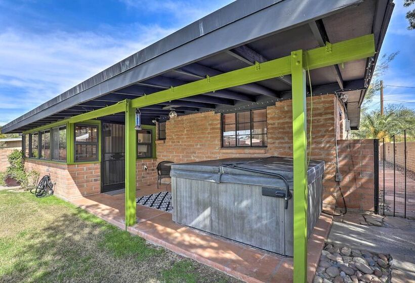 Vibrant Tucson Home: Pool, Hot Tub & Fire Pit