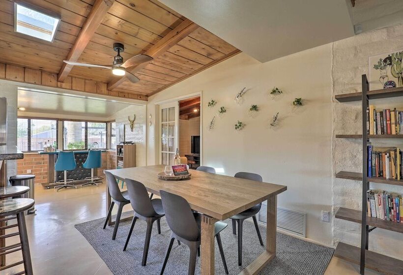 Vibrant Tucson Home: Pool, Hot Tub & Fire Pit