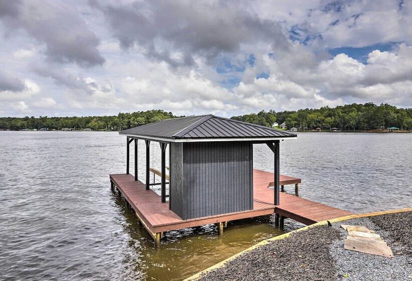 Waterfront Gem On Lake Sinclair With Boat Dock!