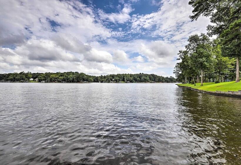 Waterfront Gem On Lake Sinclair With Boat Dock!
