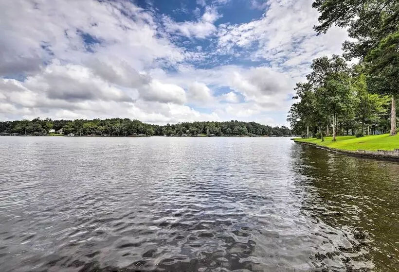 Waterfront Gem On Lake Sinclair With Boat Dock!