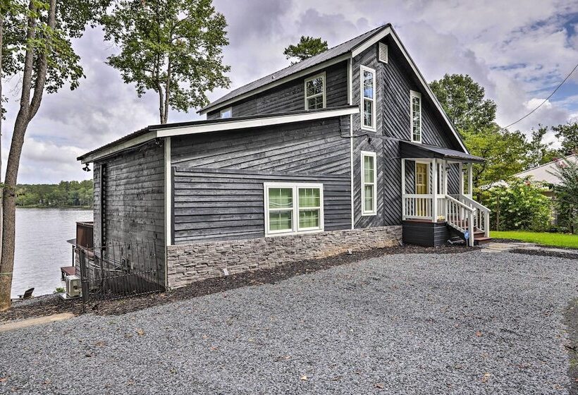 Waterfront Gem On Lake Sinclair With Boat Dock!