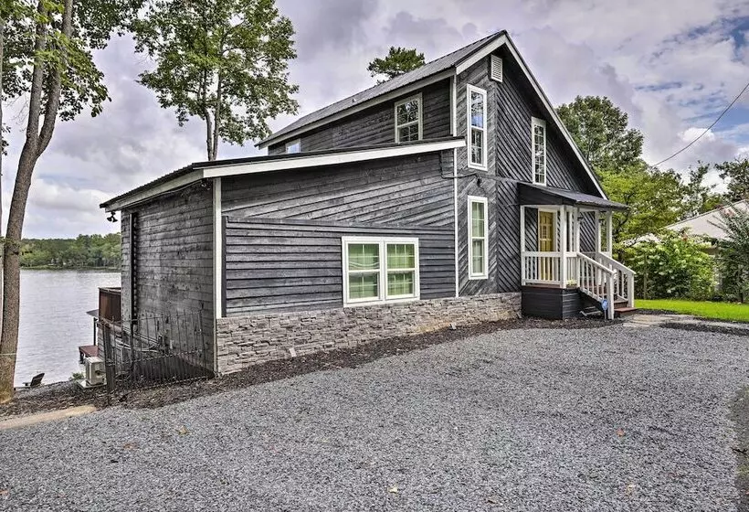 Waterfront Gem On Lake Sinclair With Boat Dock!