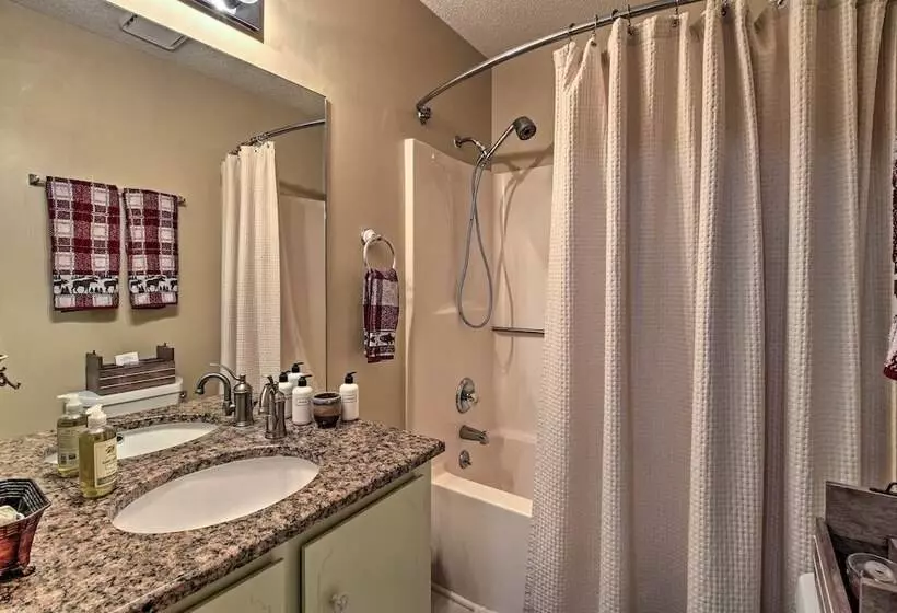 Waterfront Midway Home W/sunroom & Large Yard