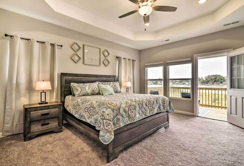 Waterfront Paradise W/ Deck ~ 1/2 Mi To Beach