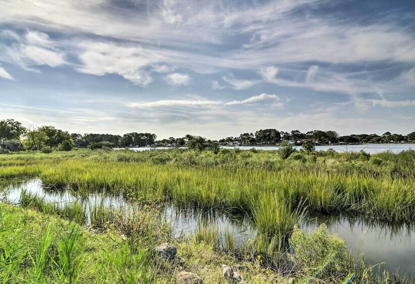 Waterfront Paradise W/ Deck ~ 1/2 Mi To Beach