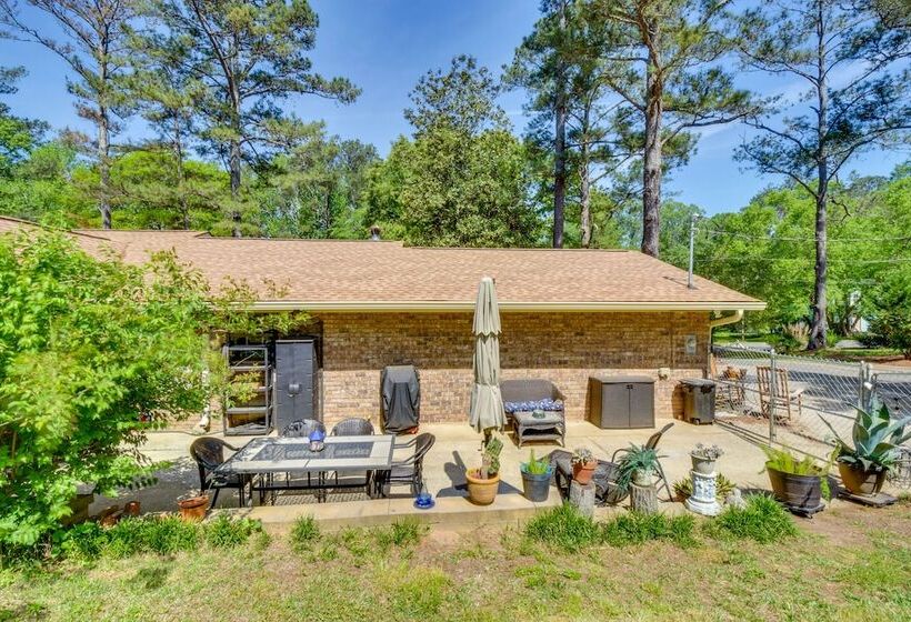 Whimsical Athens Home 3 Mi To Sanford Stadium