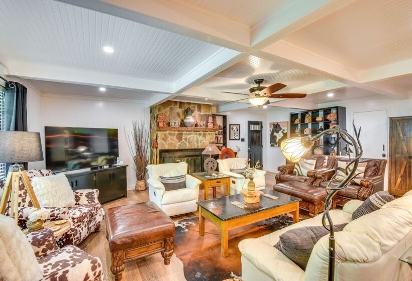 Whimsical Athens Home 3 Mi To Sanford Stadium