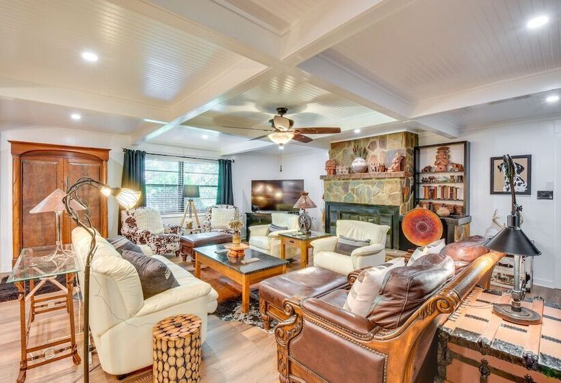 Whimsical Athens Home 3 Mi To Sanford Stadium