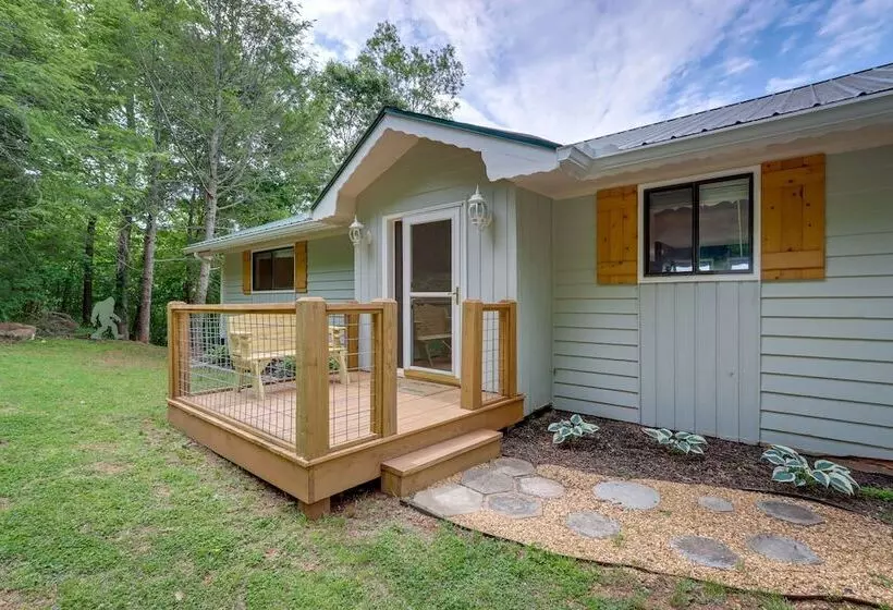 Young Harris Home W/ Enchanted Valley Views!