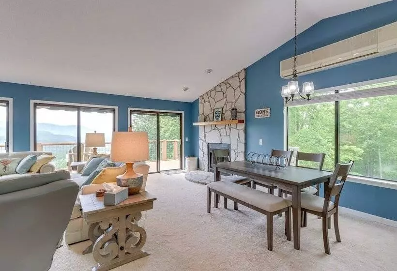 Young Harris Home W/ Enchanted Valley Views!