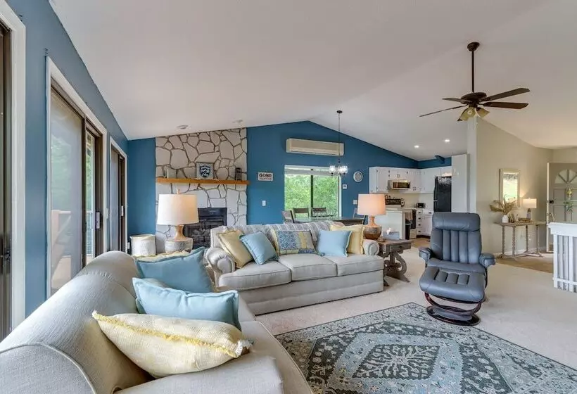 Young Harris Home W/ Enchanted Valley Views!