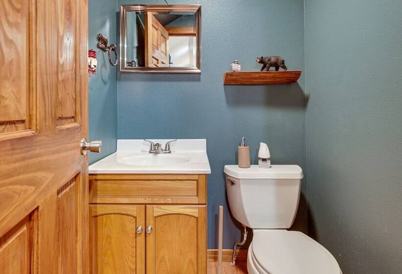 40 Acre, Off Grid Wakefield Retreat W/ Gas Grill!